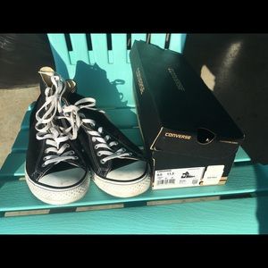 Unisex Black High-top converse