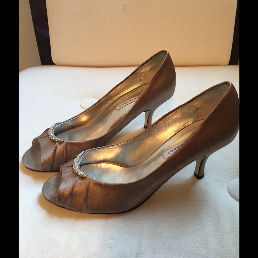 Caparros Pumps - Picture 2 of 3