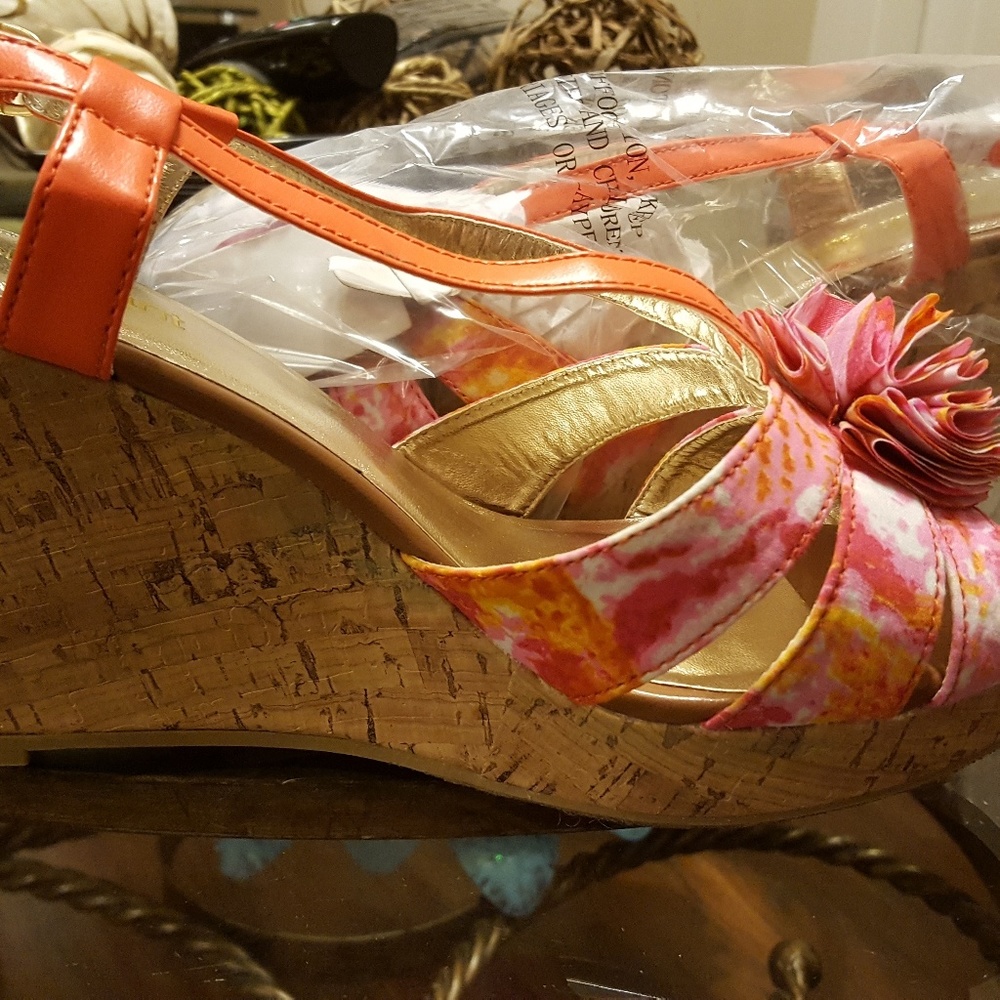 Lanr Bryant wedged sandal