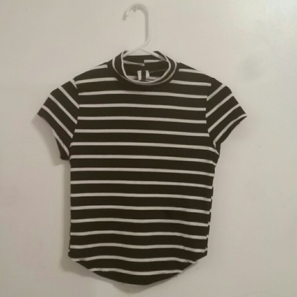 Black and white crop top