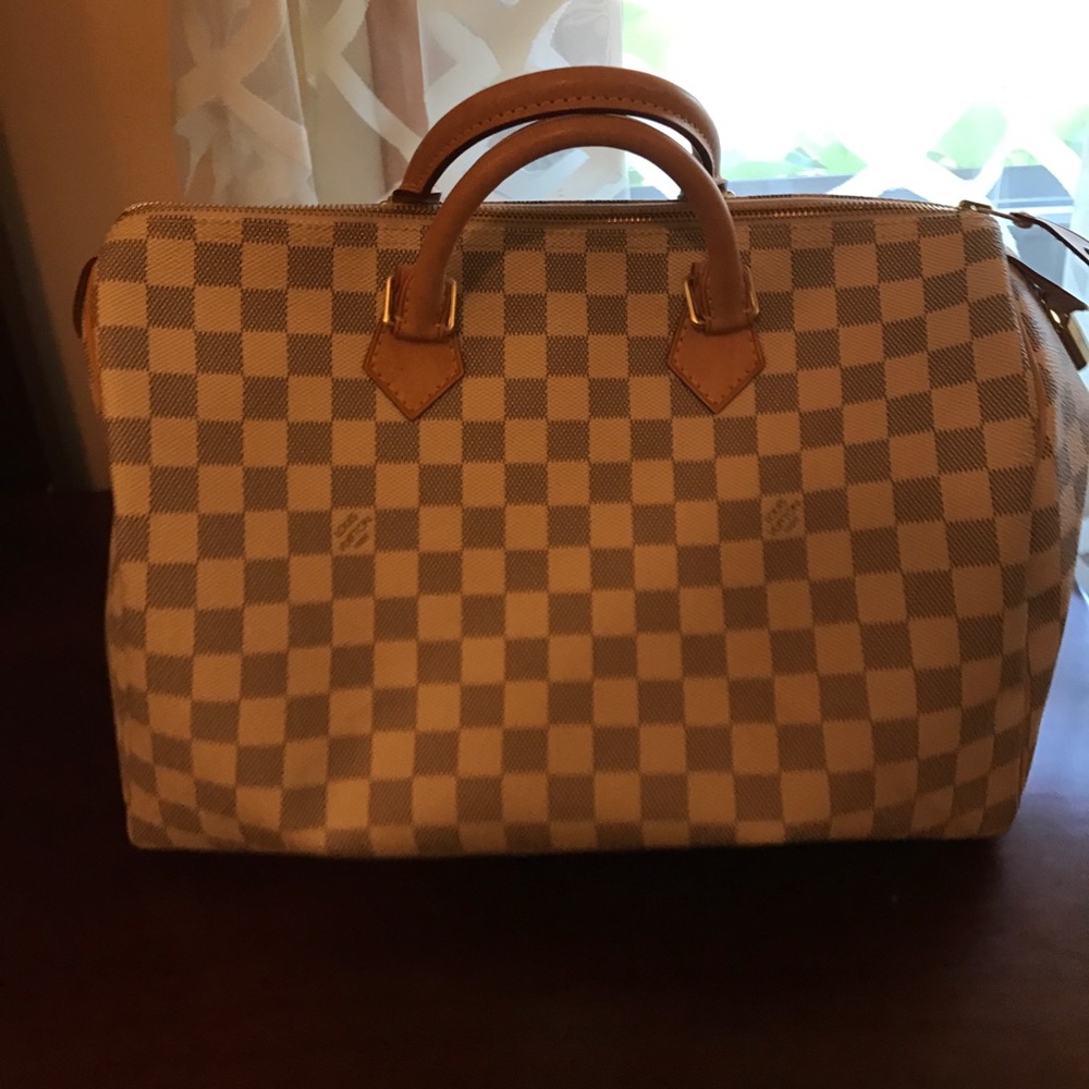100% Authentic Louis Vuitton speedy bag MM