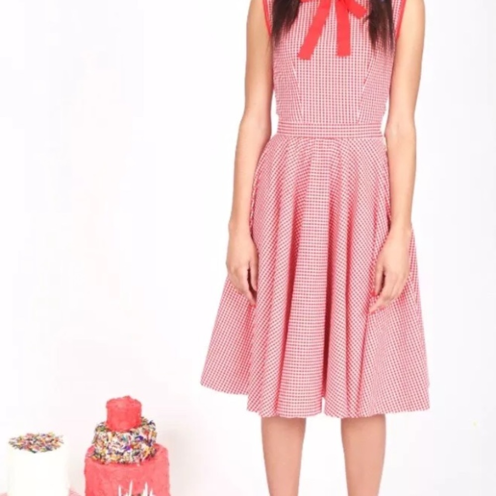 Julie Mollo Red Gingham Sleeveless Rockabilly Top - Picture 2 of 6