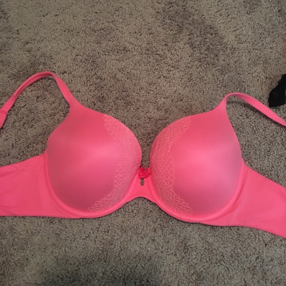 NWOT VS Bra never been worn
