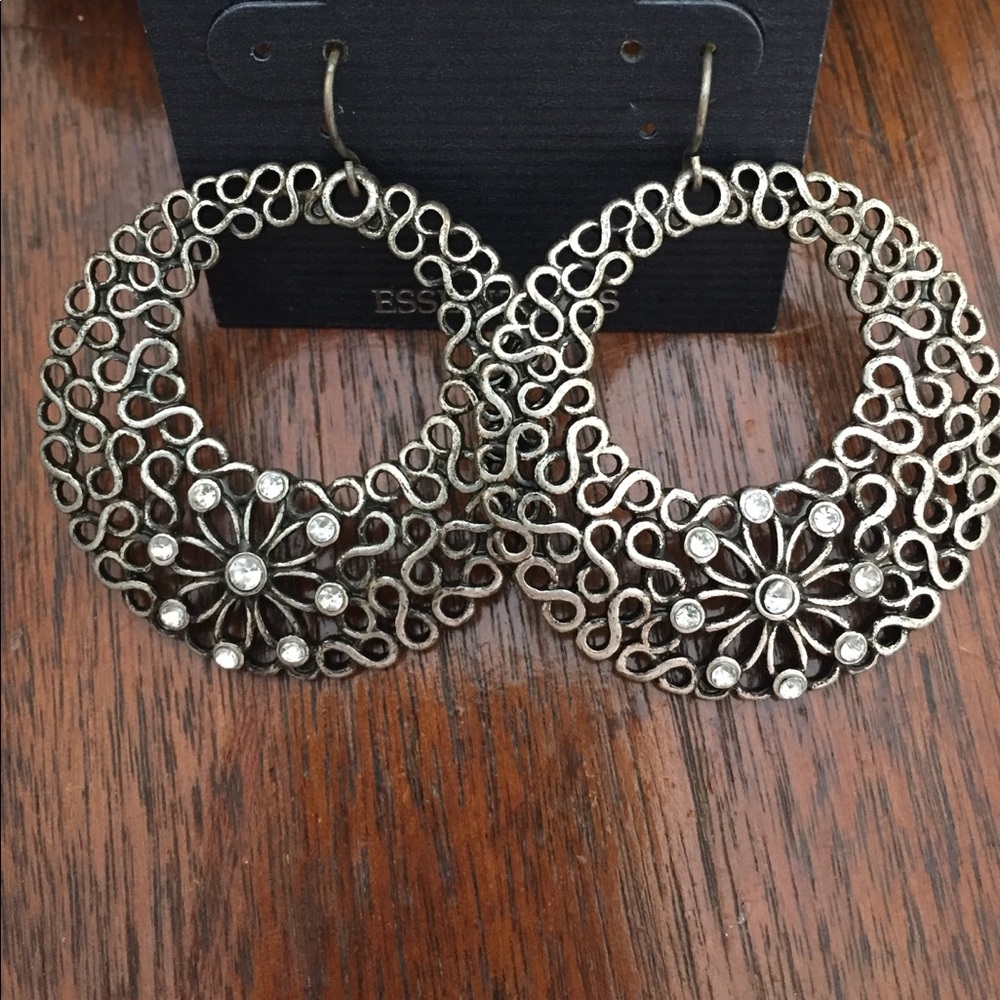 🔥5 for $20🔥 Silver and rhinestones earrings