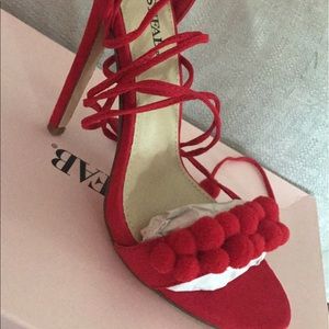 Red sandal pump