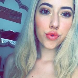 Meet your Posher, Caitlin