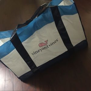Large Vineyard Vines Flimsy Plastic Beach Tote