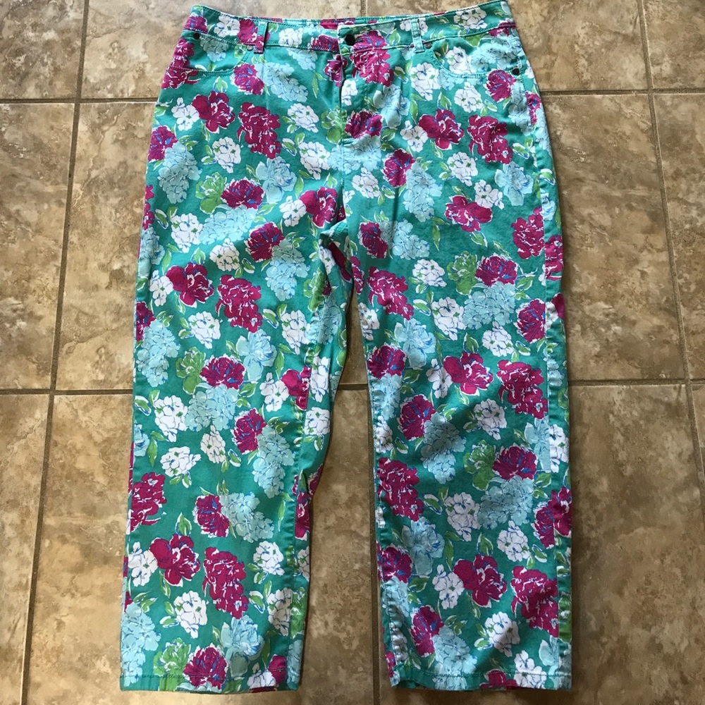 Floral print capris