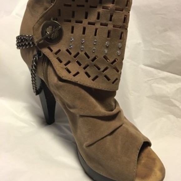 BKE Triple Brass Chain, toggle Peep Toe Side Zip - Picture 6 of 6