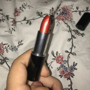 NWOT LANCÔME LIPSTICK IN SHADE GROUPIE
