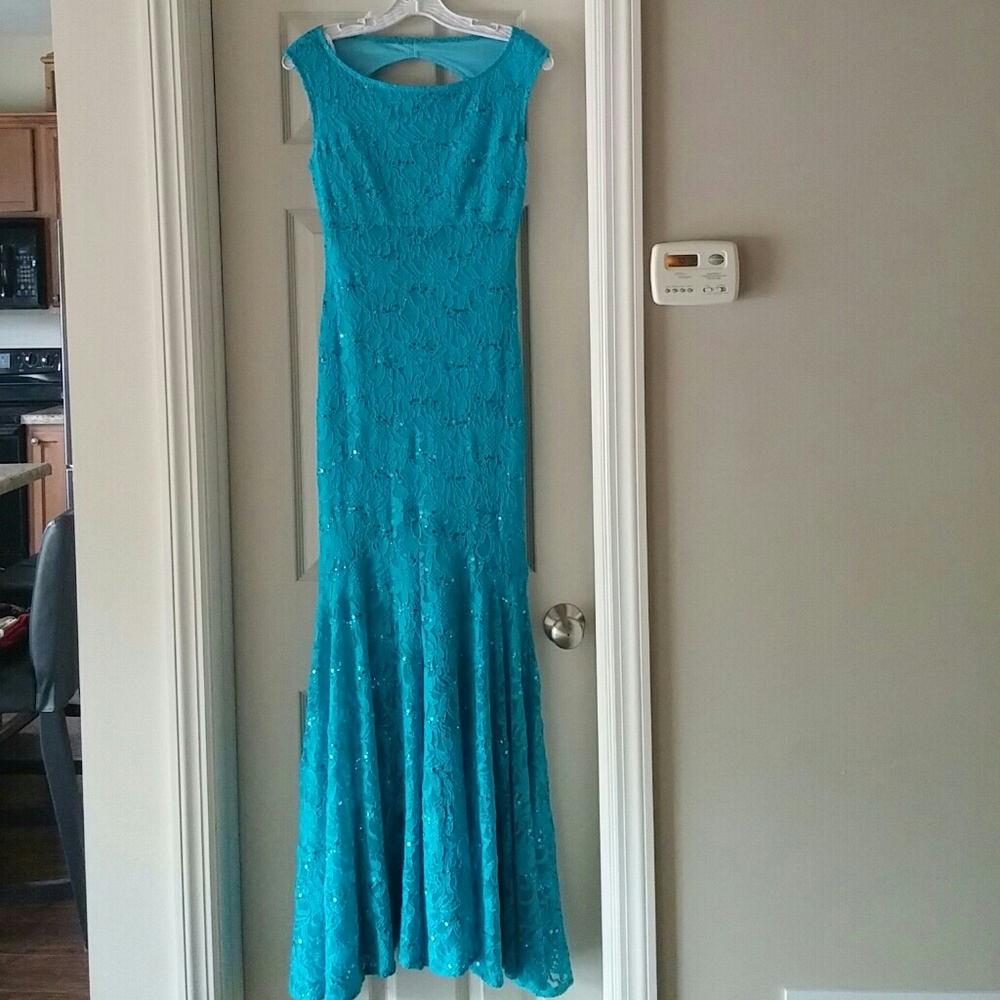 Beautiful lace/sequin dress