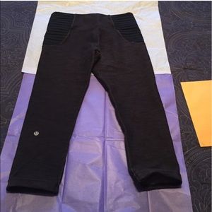 Lululemon cropped tights