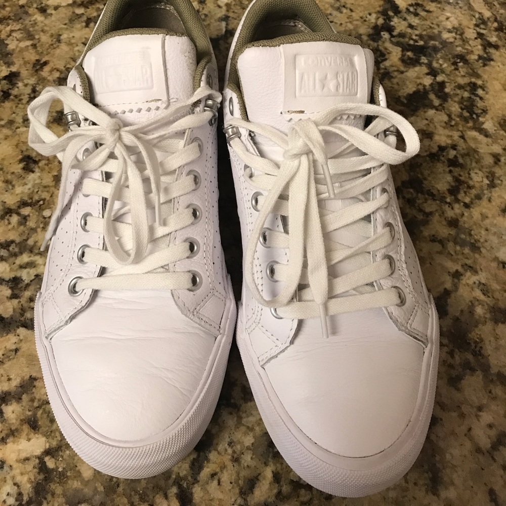 White Converse worn ONE time 7.5