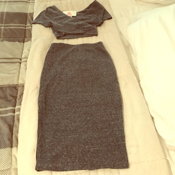 Dresses & Skirts - NWT L' ATISTE 2 piece set size small ❤