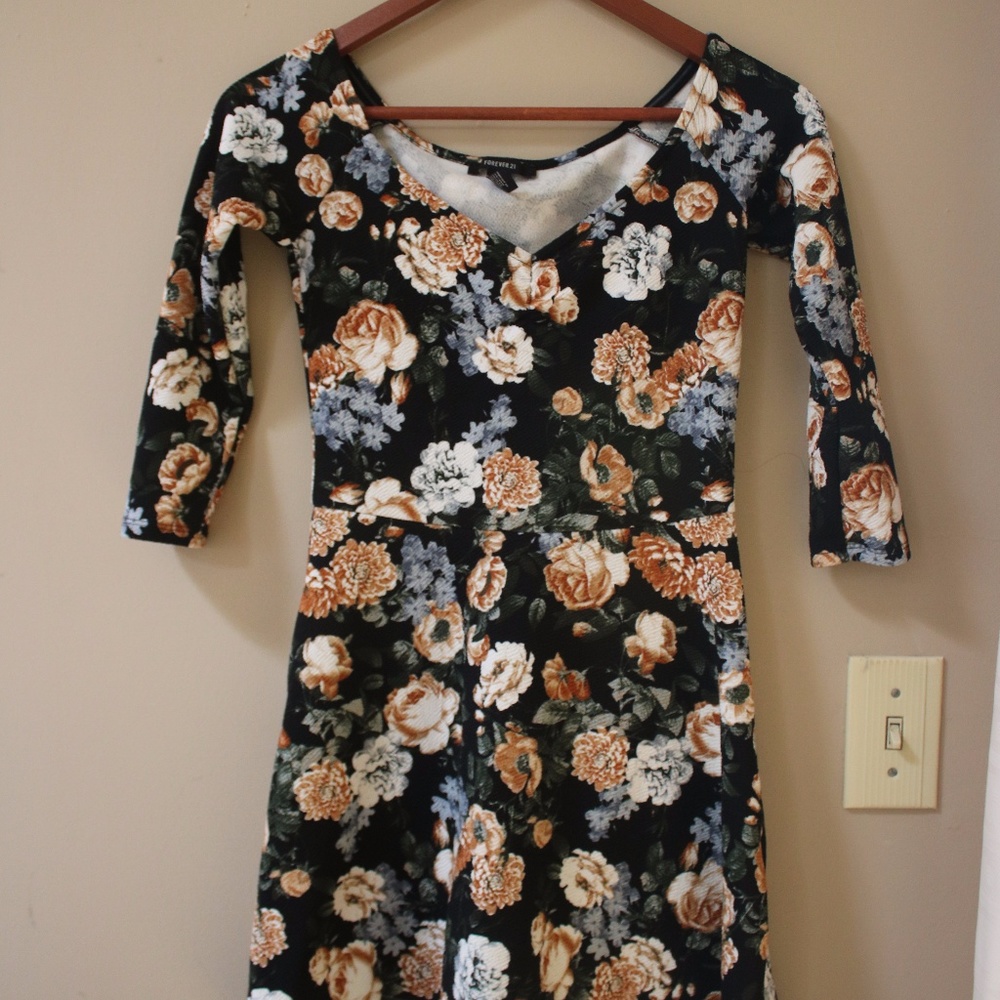 Floral 3/4 Sleeve Dress SM