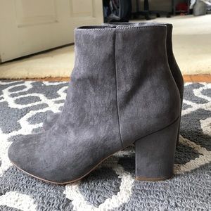 NWOT Steve Madden Suede Ankle Boot