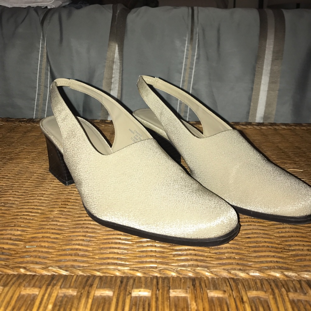 Sling back shiny tan heels