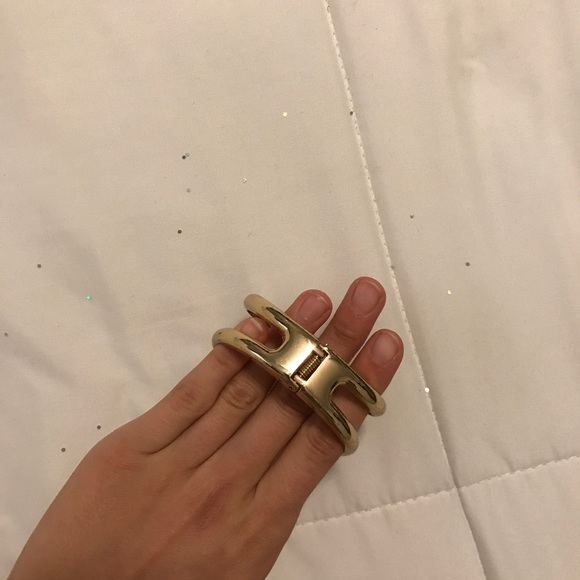 Gold Cuff - Picture 2 of 4