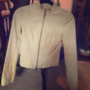 Genuine beige leather jacket. Beautiful elegance