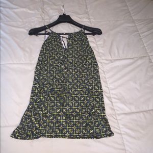 Sleeveless strap blouse.