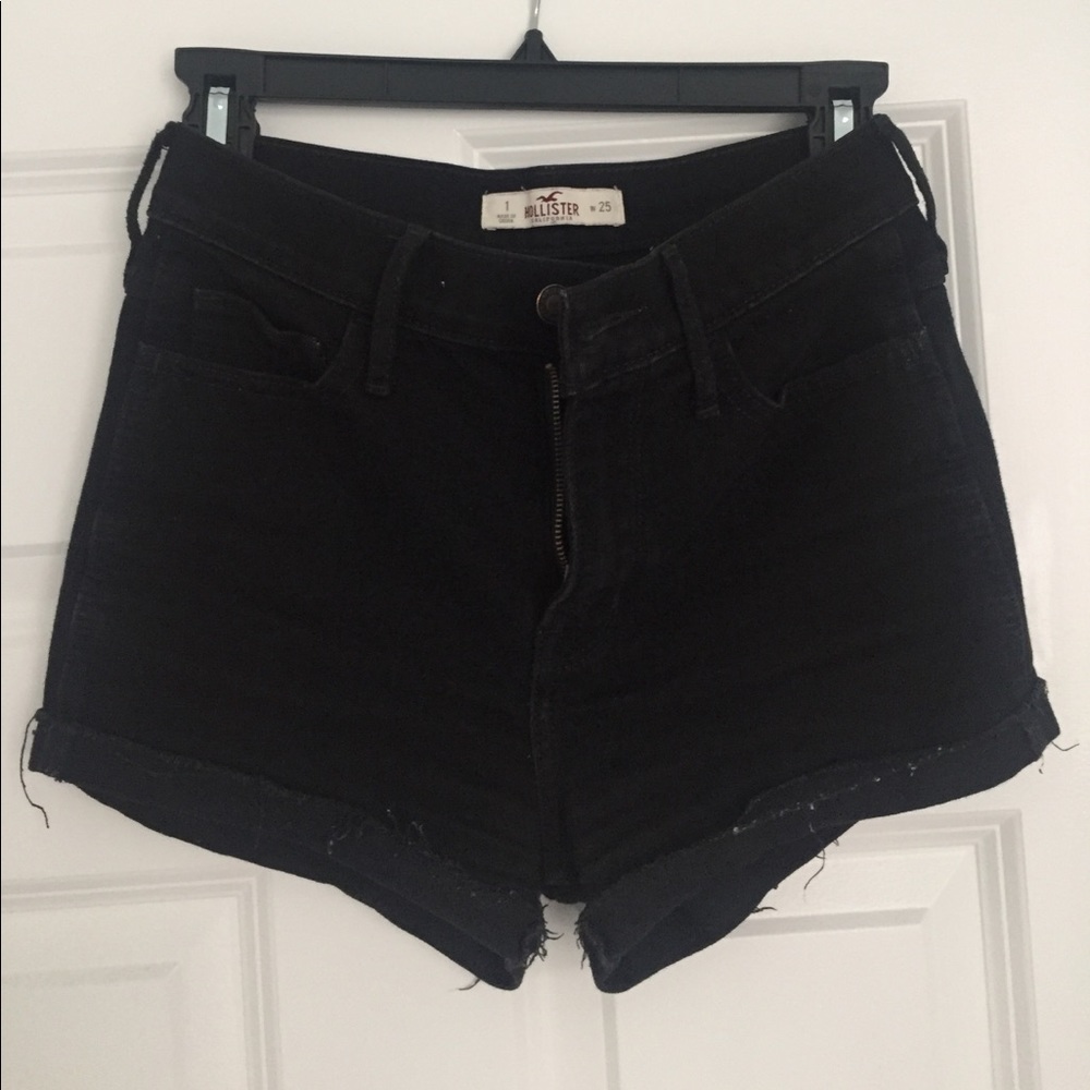 Hollister Sz 1/  25 high rise black denim shorts