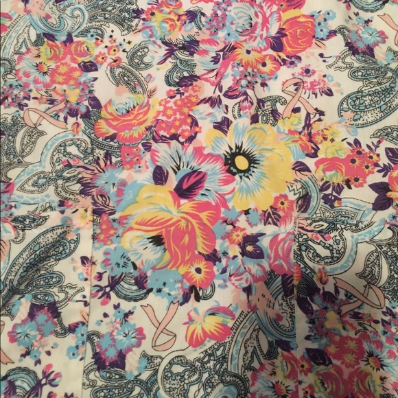 Small Scrub Top - Picture 2 of 3