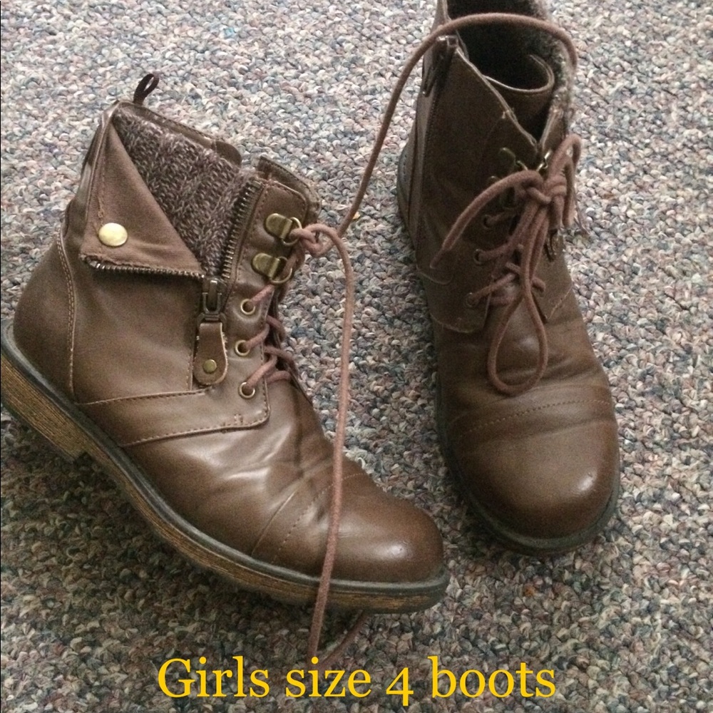 Girls size 4 boots, barely worn