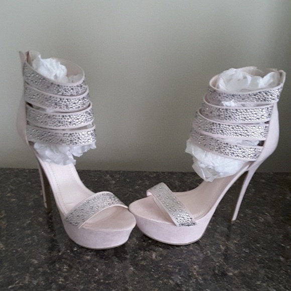 Rhinestone Soft Pink Heel - Picture 4 of 4