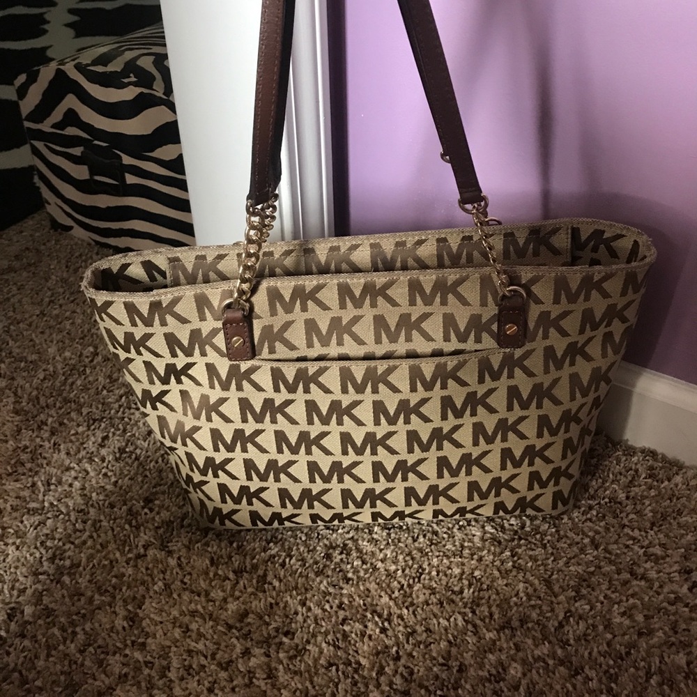 ‼️NEED GONE ASAP ‼️ Michael Kors large purse ‼️‼️