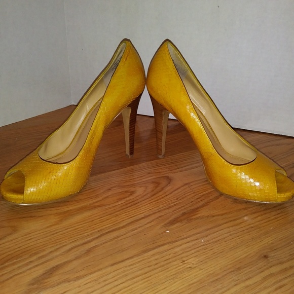 NINE WEST LEATHER HEELS - Picture 2 of 8