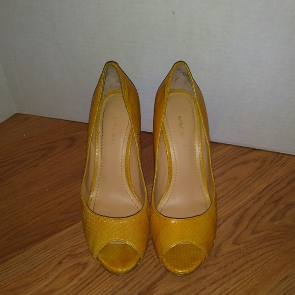 NINE WEST LEATHER HEELS - Picture 3 of 8