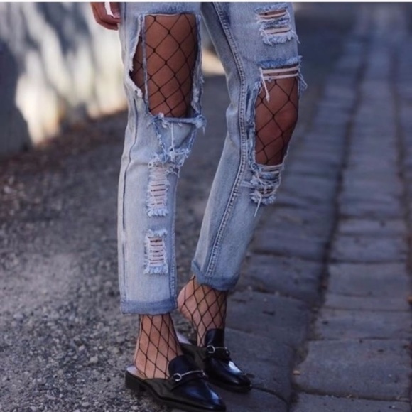 Fishnet stockings - Picture 3 of 3