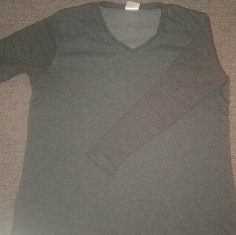 Small Motherhood Maternity Gray Long Sleeve Shirt