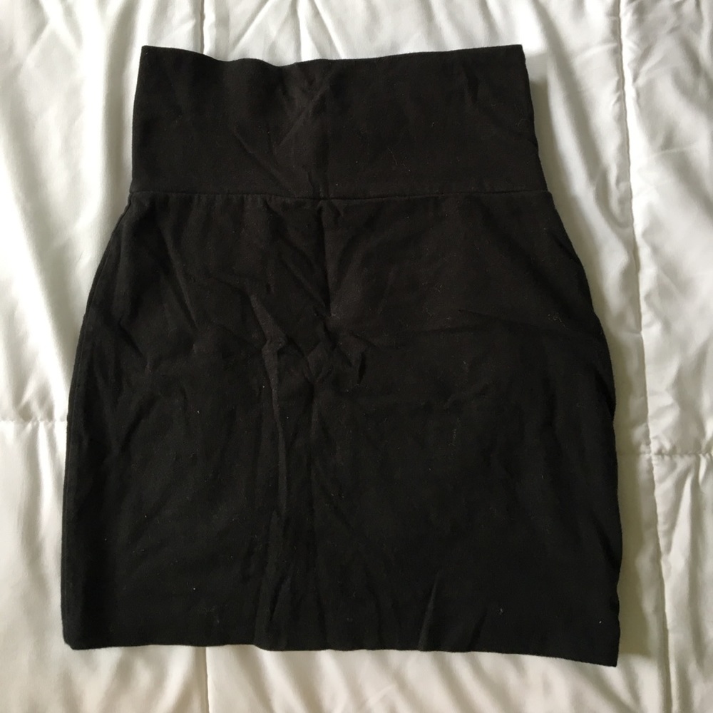 Black pencil skirt size small good condition!