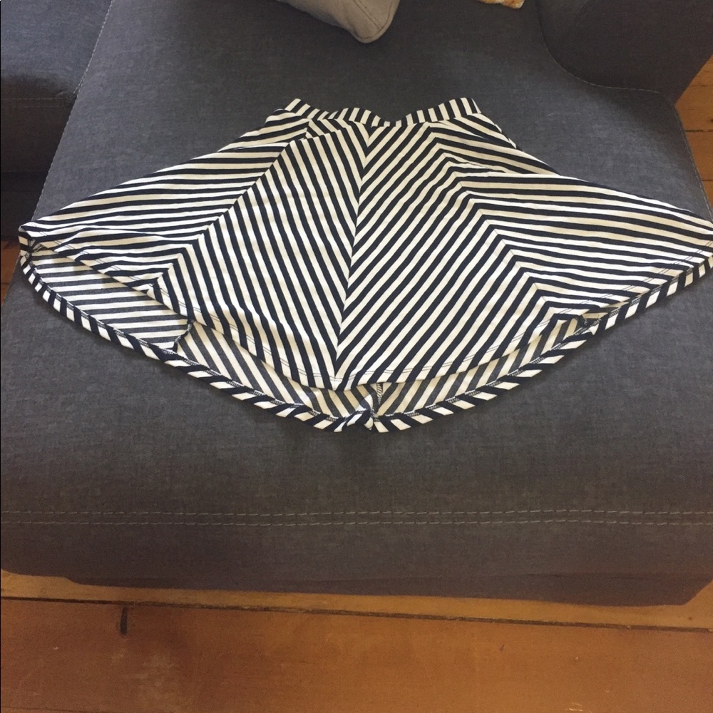 Black and white mini skirt