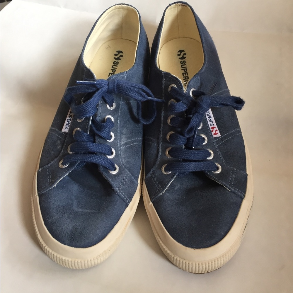 Blue suede supergas