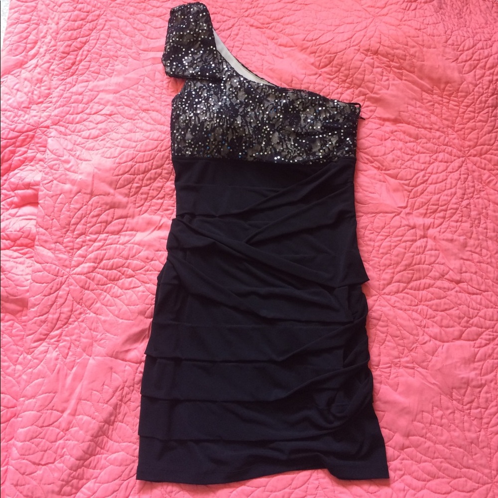 City Triangles sparkly one shoulder bodycon dress