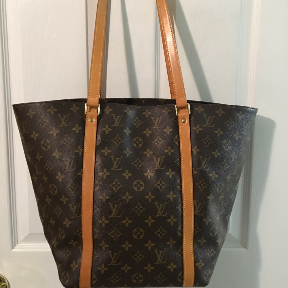 Authentic Louis Vuitton Sac Shopper Tote