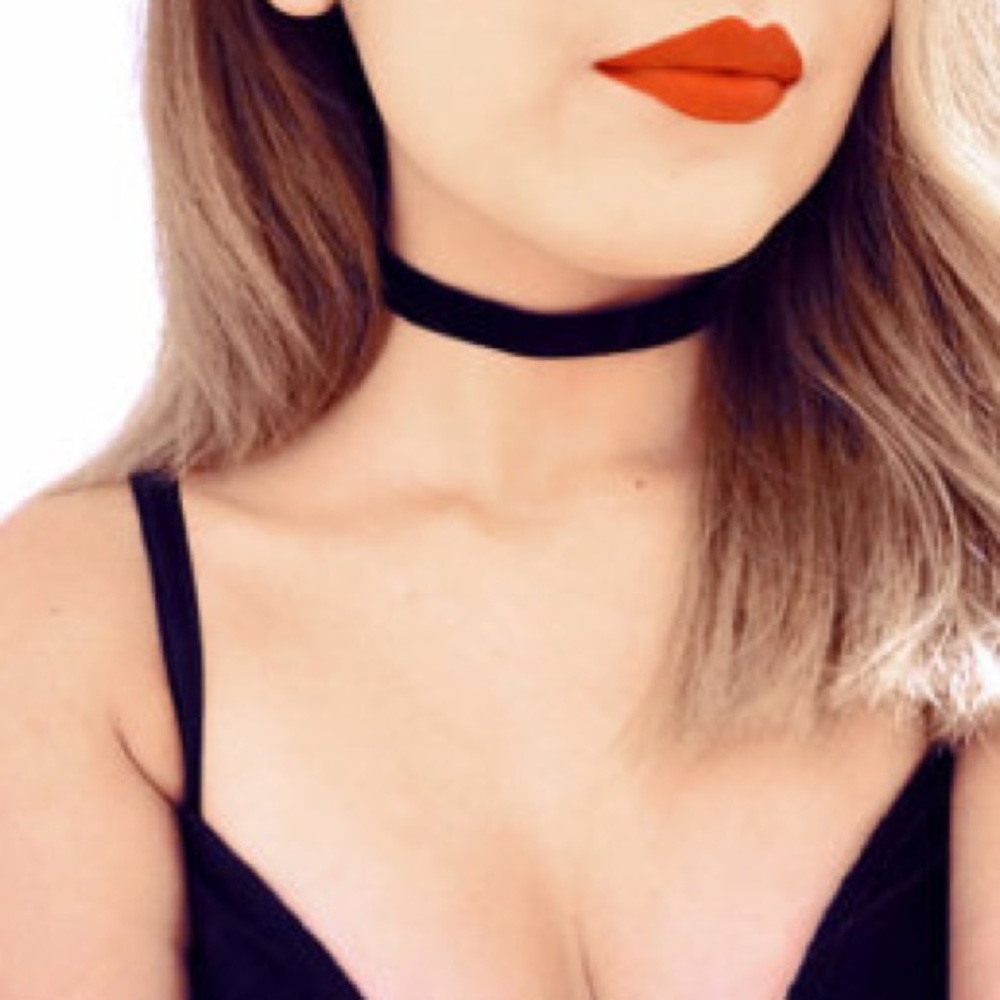 $8💋Sexy New Velvet Choker Necklace