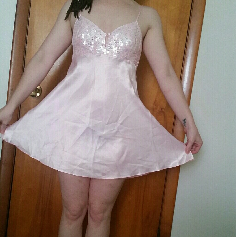 Victorias Secret Negligee/Night Dress. NEW LISTING