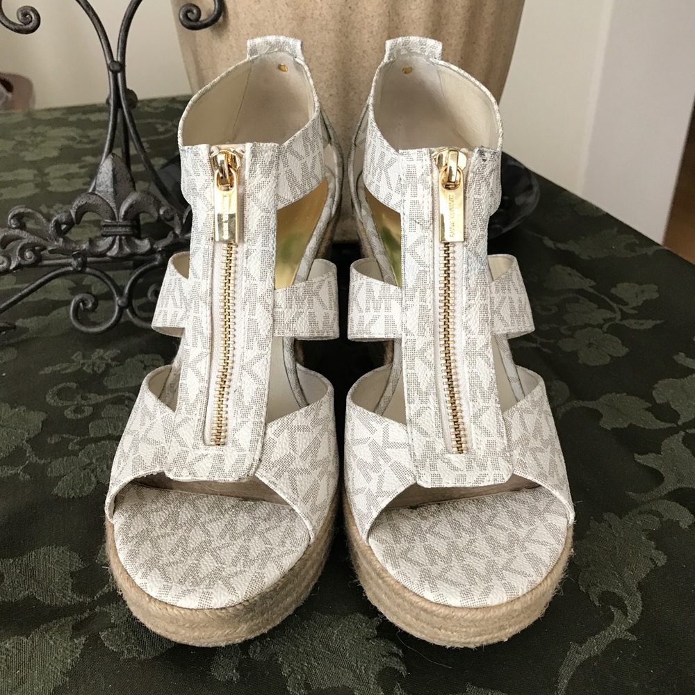 EUC Michael Kors Wedges