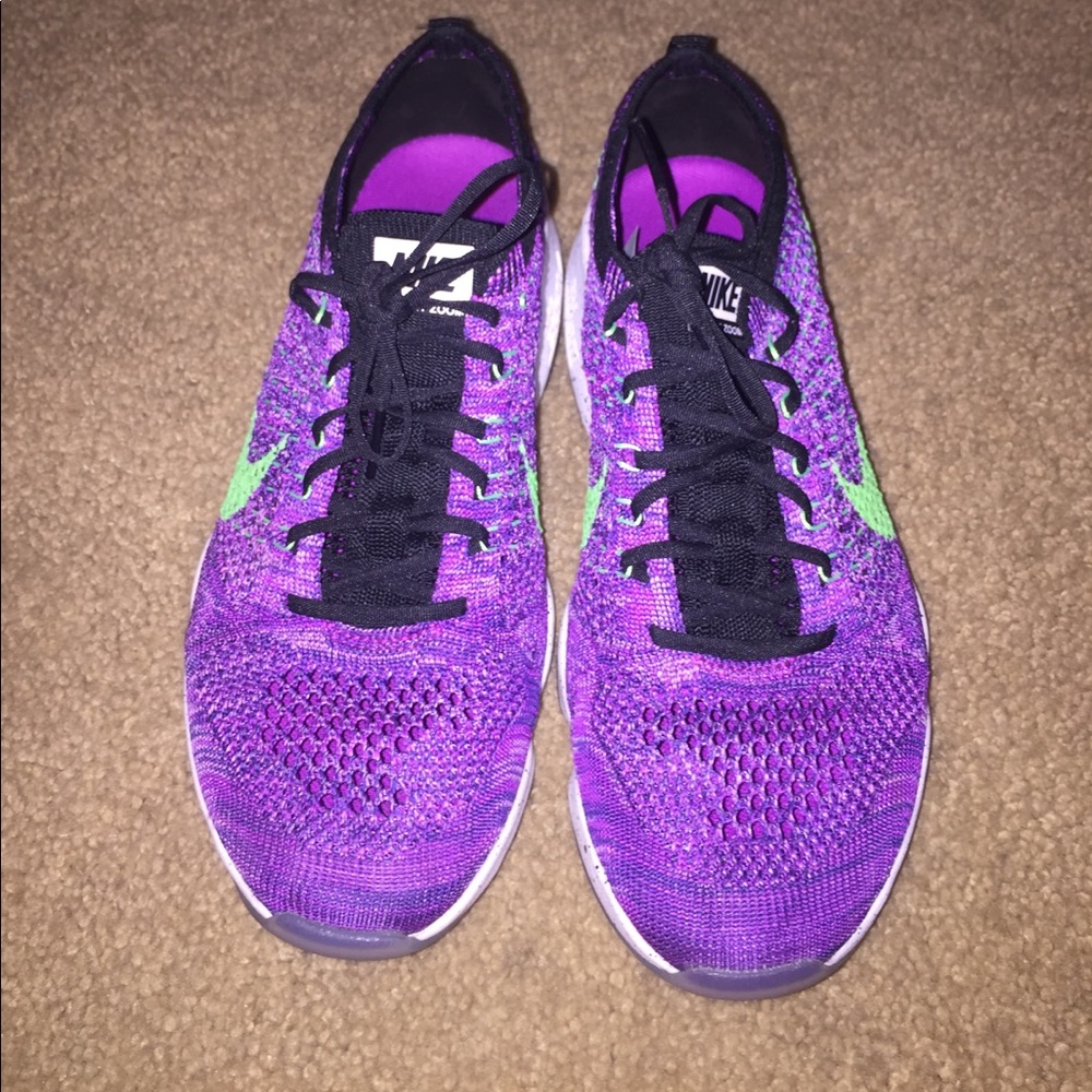 Nike women's flyknit zoom