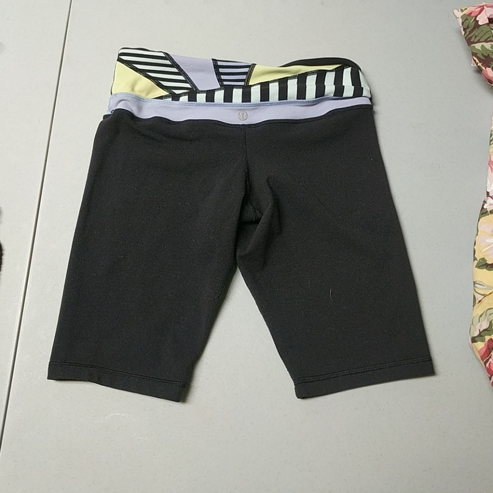 Lululemon Athletica Womens  Reversible  10"