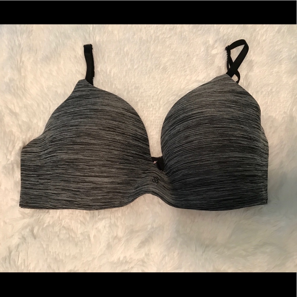 never worn Victoria's Secret wireless bra