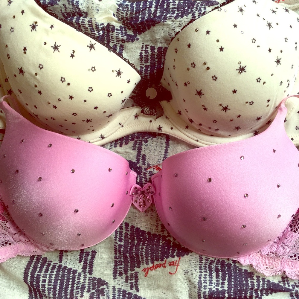 2 for the price of 1 - Victoria's Secret Bras 🎀