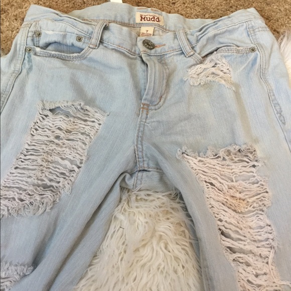 MUDD distressed ripped Capri jeans - Picture 3 of 4