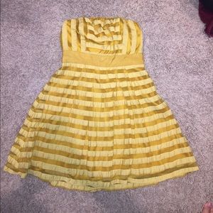 Yellow strapless dress