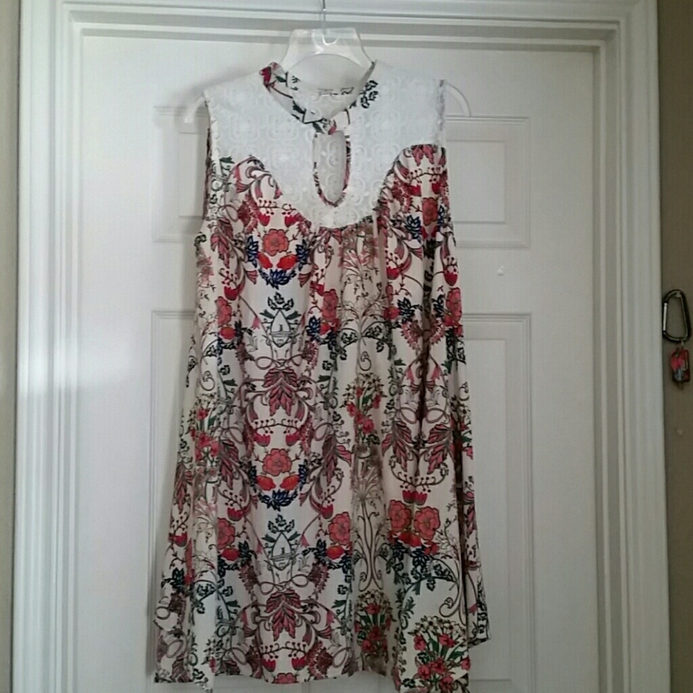 Beautiful lacey umgee dress