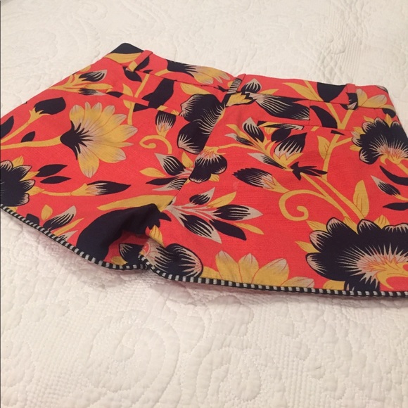 NWOT J. Crew pattern shorts - Picture 4 of 7