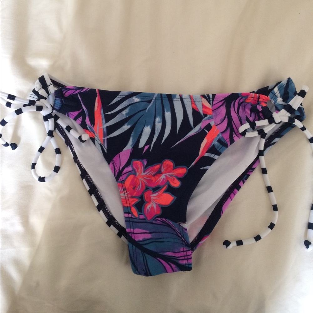 Bikini bottoms